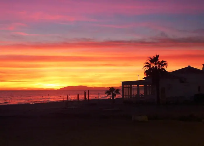 Spacious 1 Bedroom Apartment, Beach Front, Torrox Costa
