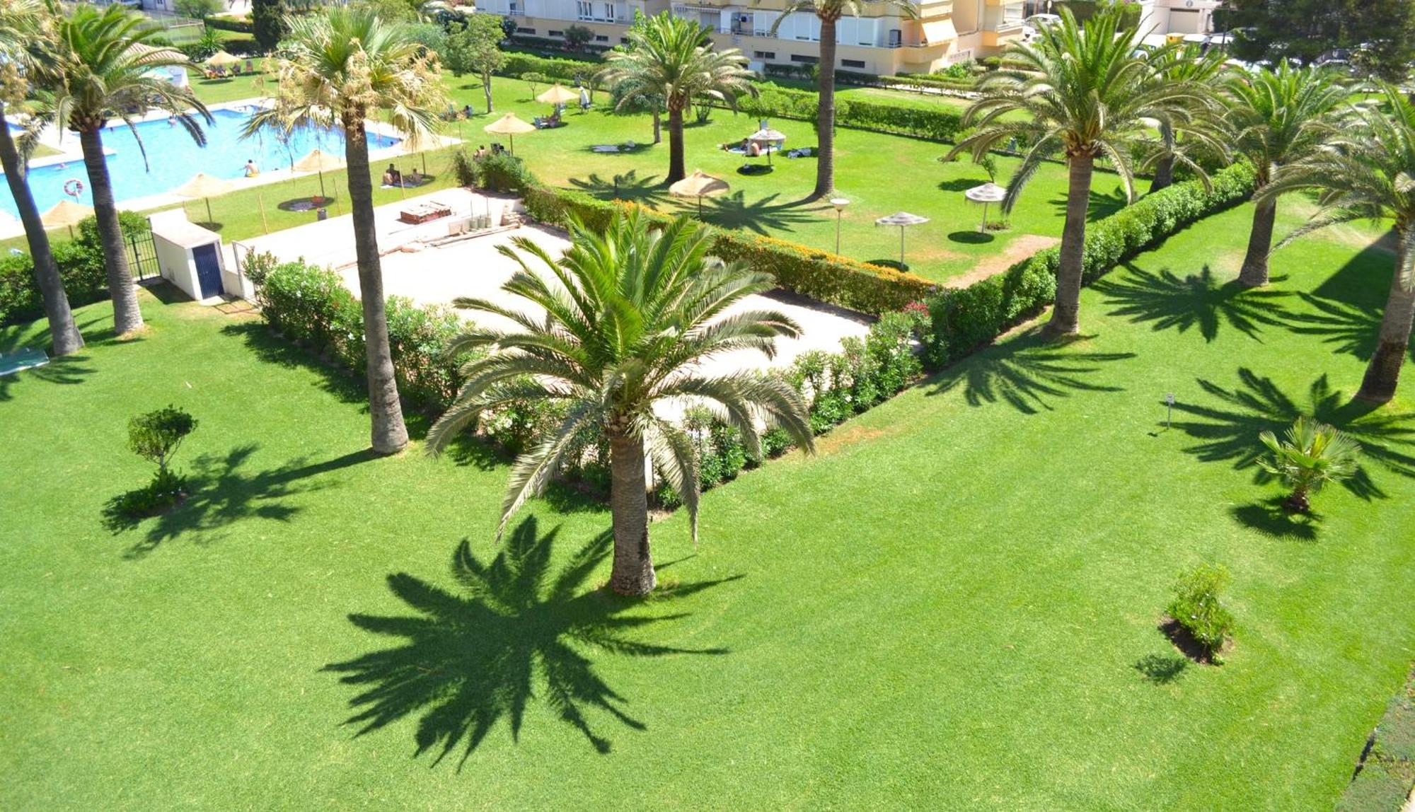 Apartment Spacious 1 Bedroom Apartment, Front, Costa